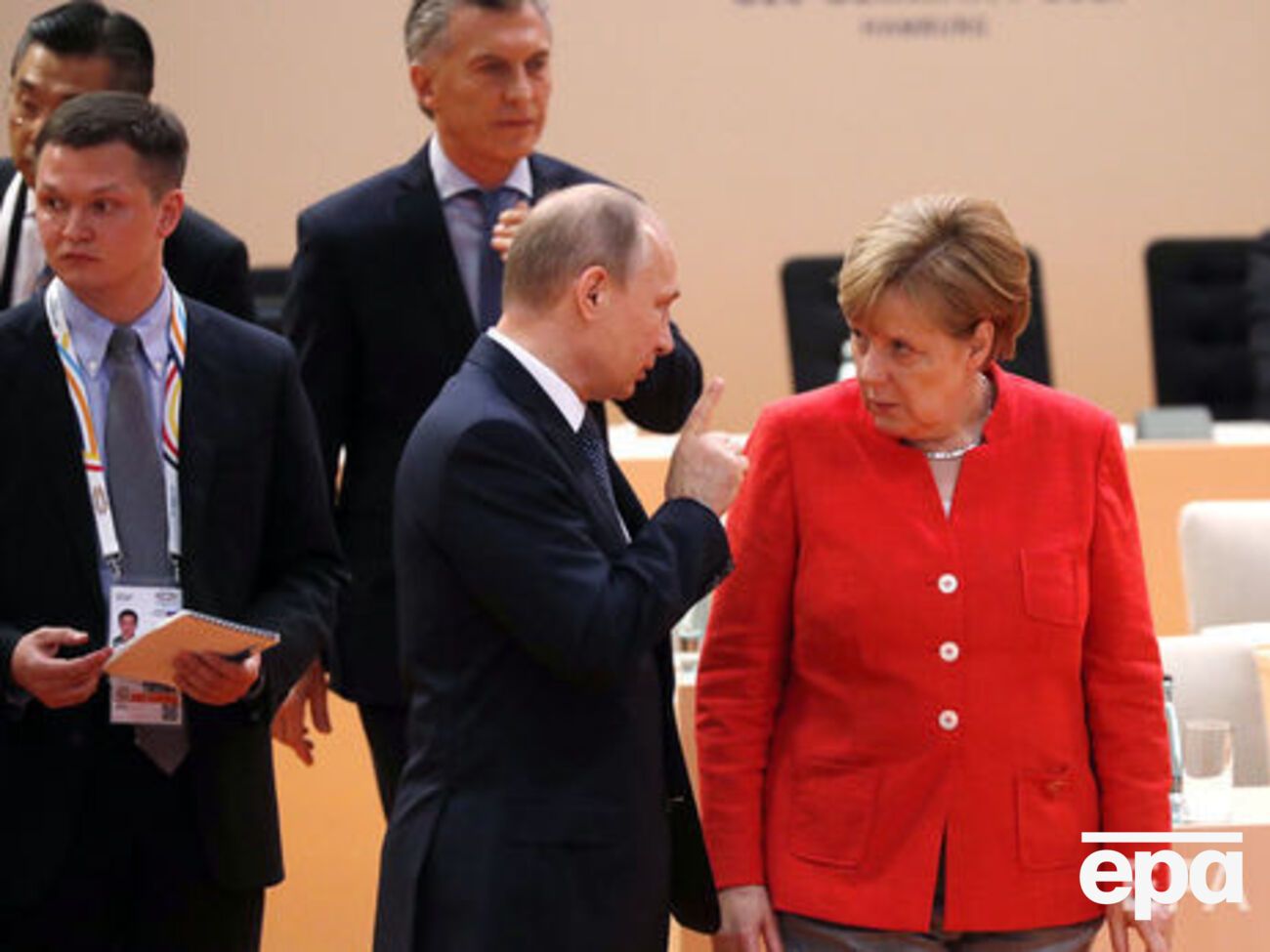 Путін і Меркель поговорили телефоном