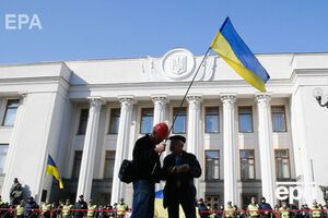 Не підтримує ідеї дострокових виборів у парламент 33,2% респондентів