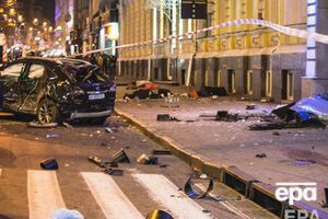 18 октября 2017 года в Харькове на пересечении улицы Сумской и переулка Мечникова автомобиль Lexus RX350 столкнулся с Volkswagen Touareg