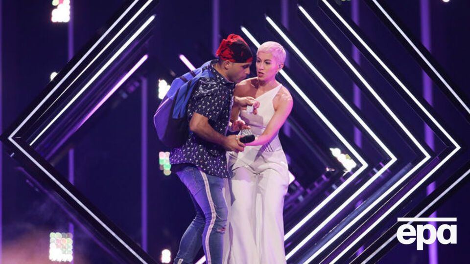 У фіналі "Євробачення" невідомий вибіг на сцену