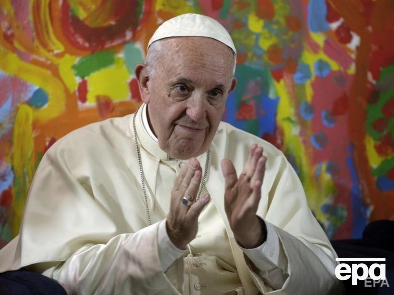 Продали авто, подаренное папе римскому