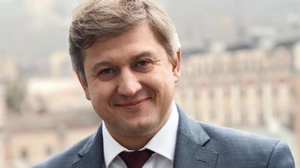 Данилюк: Получается, госпредприятия фактически принадлежат этим отдельным людям, и по большому счету власть – это просто посредник