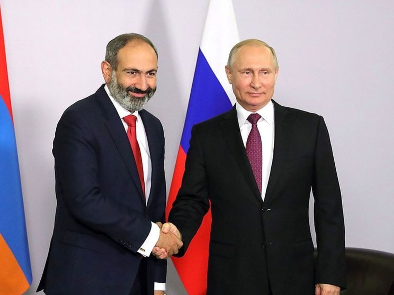 Пашинян и Путин поговорили в Сочи