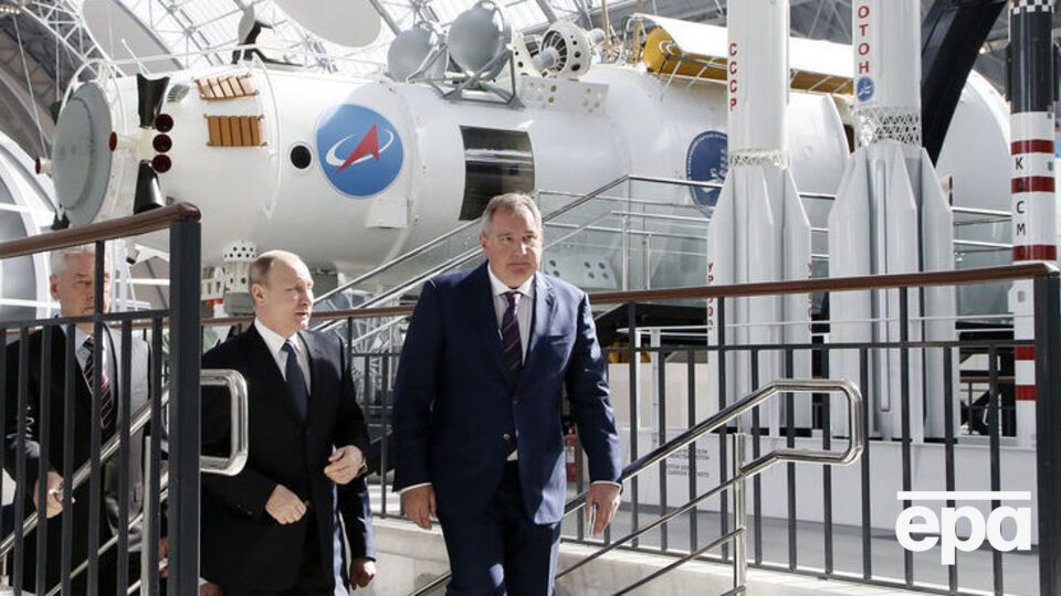 По данным СМИ, президент РФ предложил Рогозину возглавить "Роскосмос", чтобы исправить допущенные ранее ошибки