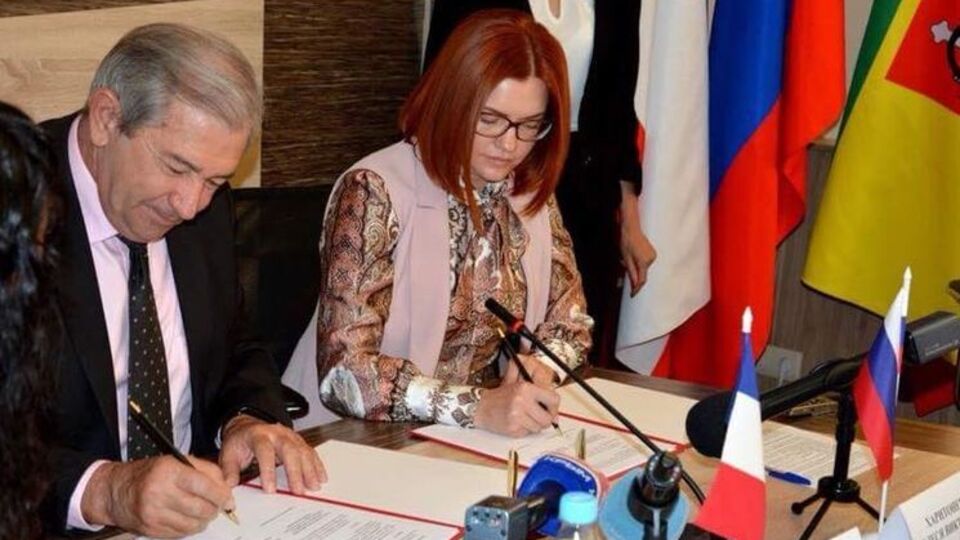 Ле Діссе і Харитоненко підписали угоду