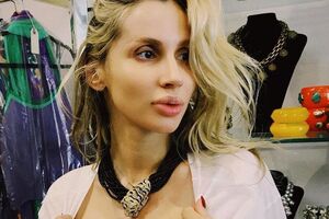 Вагітна Loboda показала форми