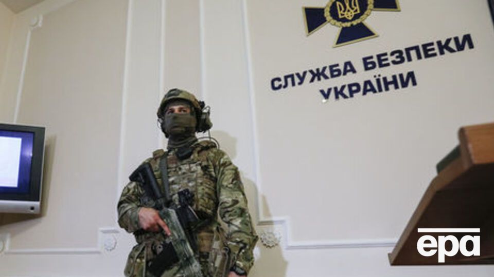 СБУ проводит обыск в офисе "РИА Новости Украина", в здание никого не пускают