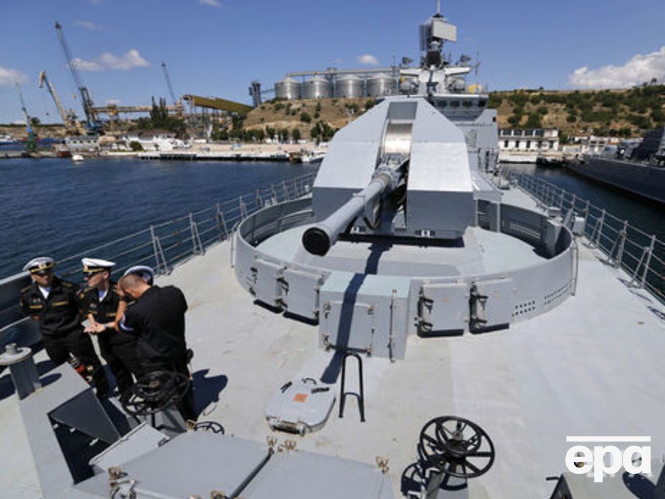 Российские пограничники задержали украинское рыболовецкое судно 4 мая