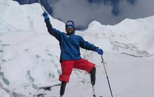 Ся Бойю покорил Эверест в 69 лет