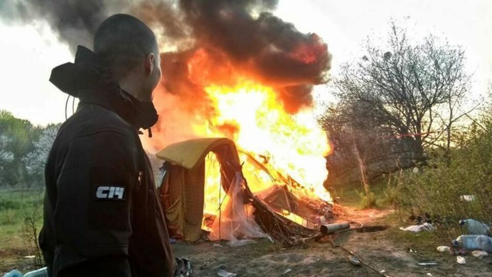 21 квітня активісти праворадикальної організації C14 розігнали табір ромів у Голосіївському районі Києва