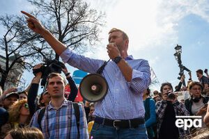 Навального затримали 5 травня на акції протесту "Він нам не цар"