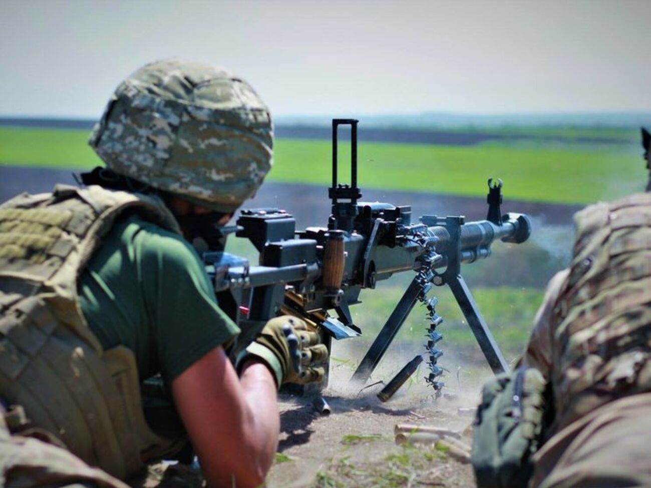 Украинские военные ликвидировали двух боевиков, еще трех ранили