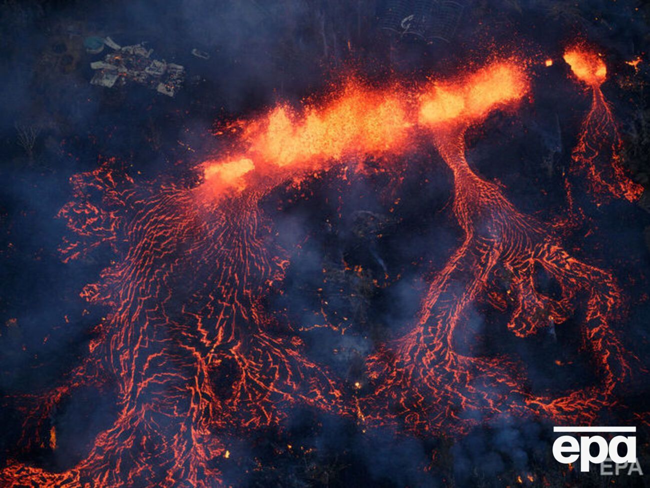 На Гавайях продолжает извергаться вулкан