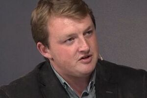 Путін побудував міст у Крим. На такі речі Росія грошей ніколи не шкодувала. По-перше, це пропаганда. По-друге, можна багато вкрасти