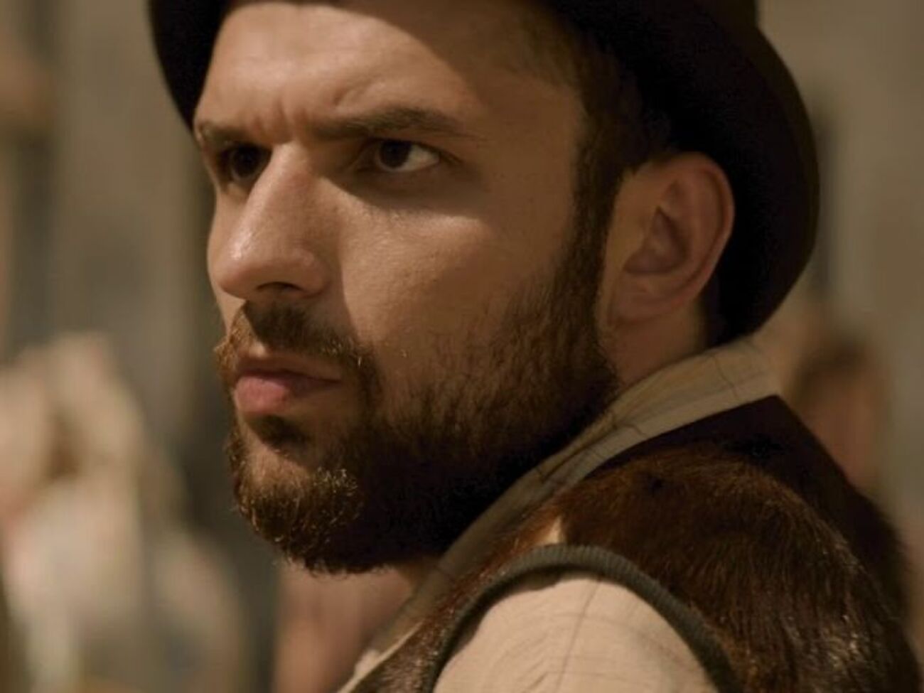 Песня является музыкальным сопровождением фильма "Шляхетні волоцюги"