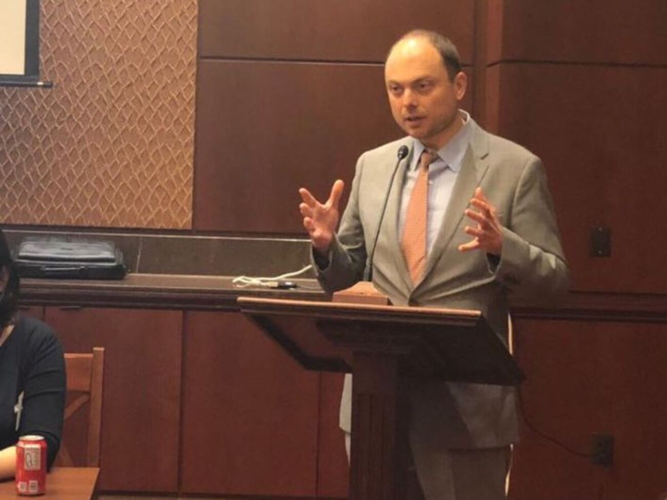 Кара-Мурза&nbsp;&ndash;&nbsp;молодший зауважив, що "акти Магнітського" &ndash; це санкції не проти Росії