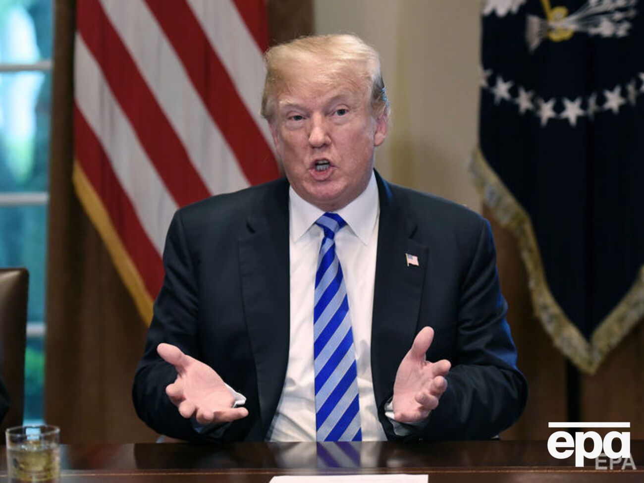 Трамп делегировал свои полномочия министрам