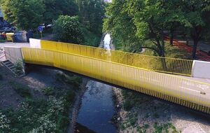 За этим мостом начинается улица Украинская