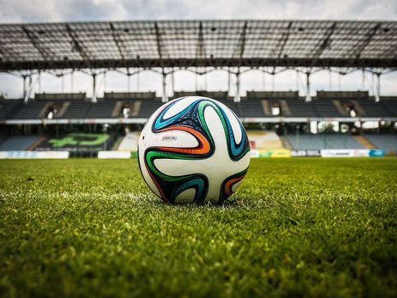 Украинцев предупреждали об опасности посещения ЧМ в РФ