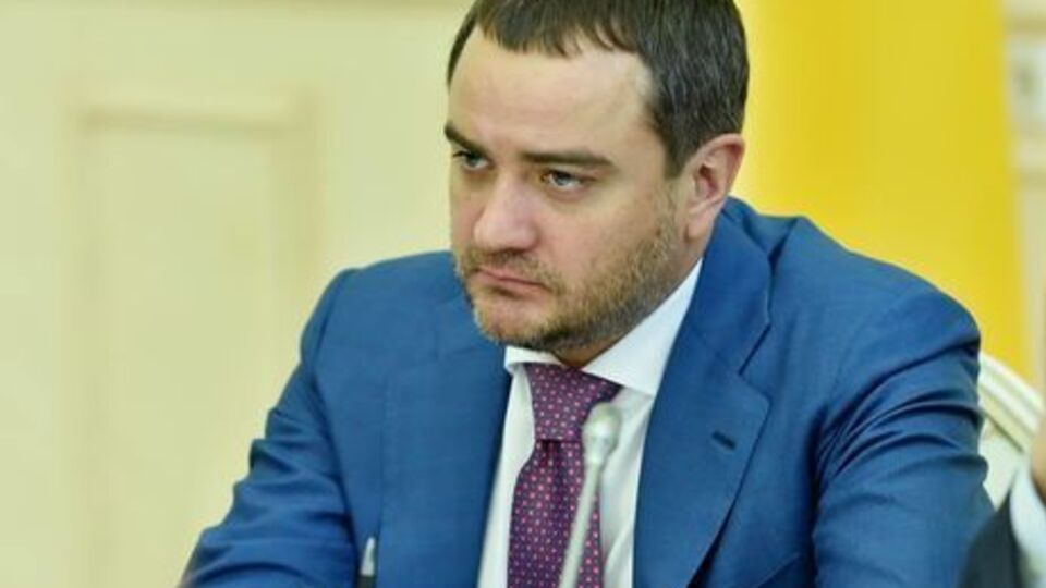 Павелко про фото прийомної дочки з кубком ЛЧ: Це перед фіналом Ліги чемпіонів була спеціальна фейкова новина