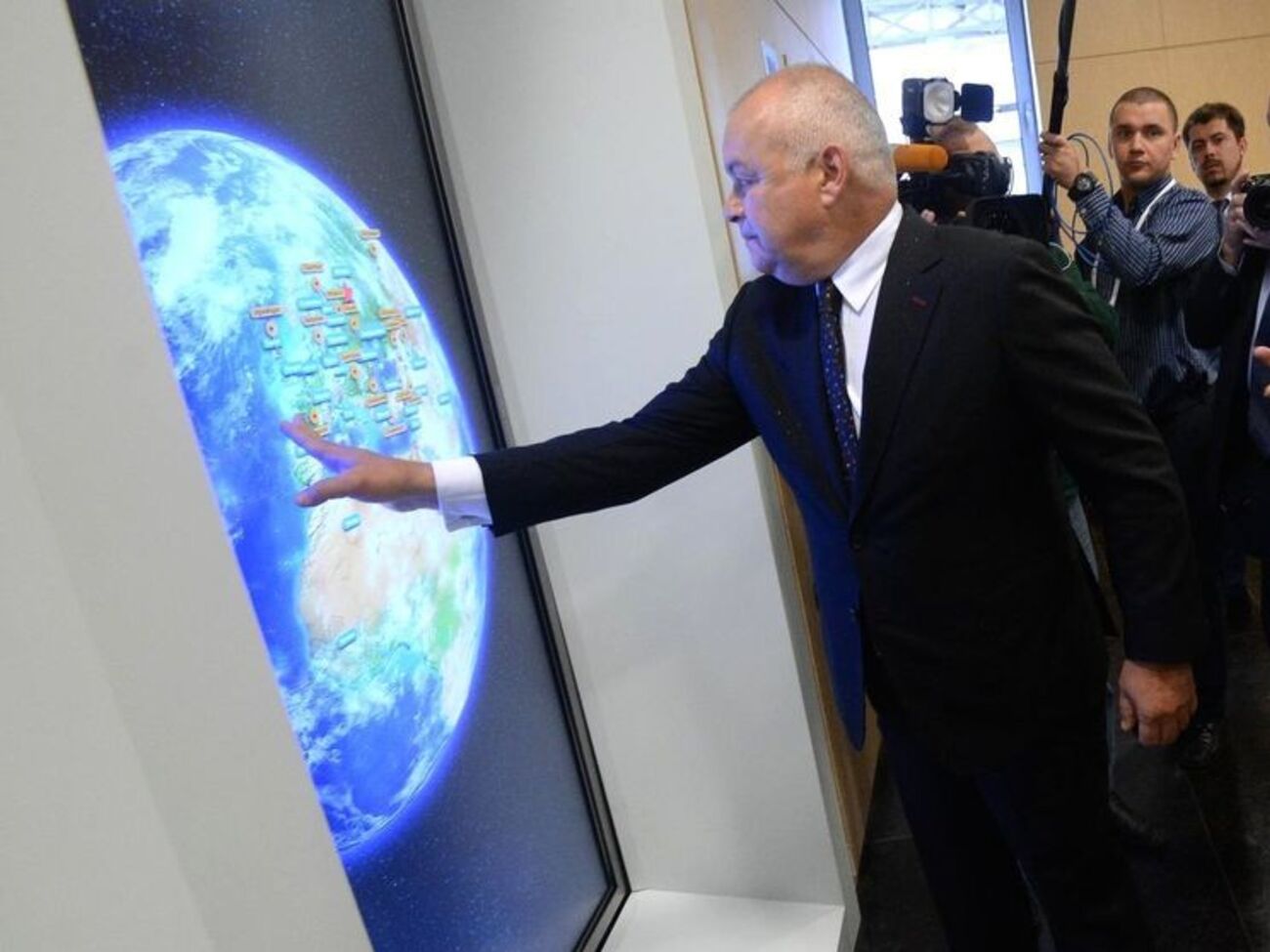 Кисельов пообіцяв допомогти захисту Вишинського