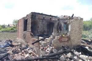 Унаслідок обстрілу майже повністю зруйновано чотири житлові будинки