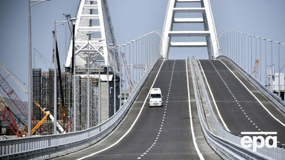 Рух на Кримському мосту відкрили 15 травня