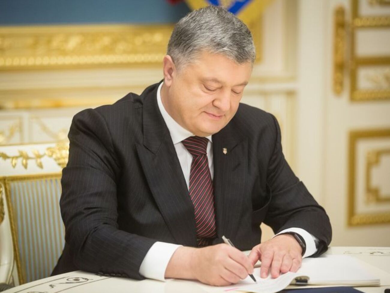Порошенко підписав указ про санкції