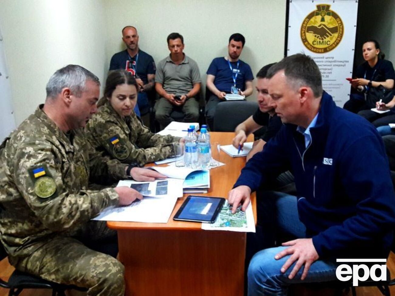 Наєв провів позапланову зустріч із Хугом