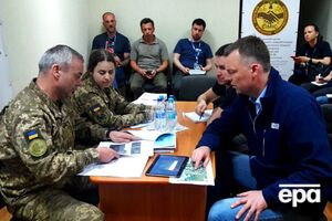 Наев провел внеплановую встречу с Хугом