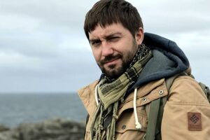 За словами журналіста, до дрона було прикріплено колонку, з якої лунала музика