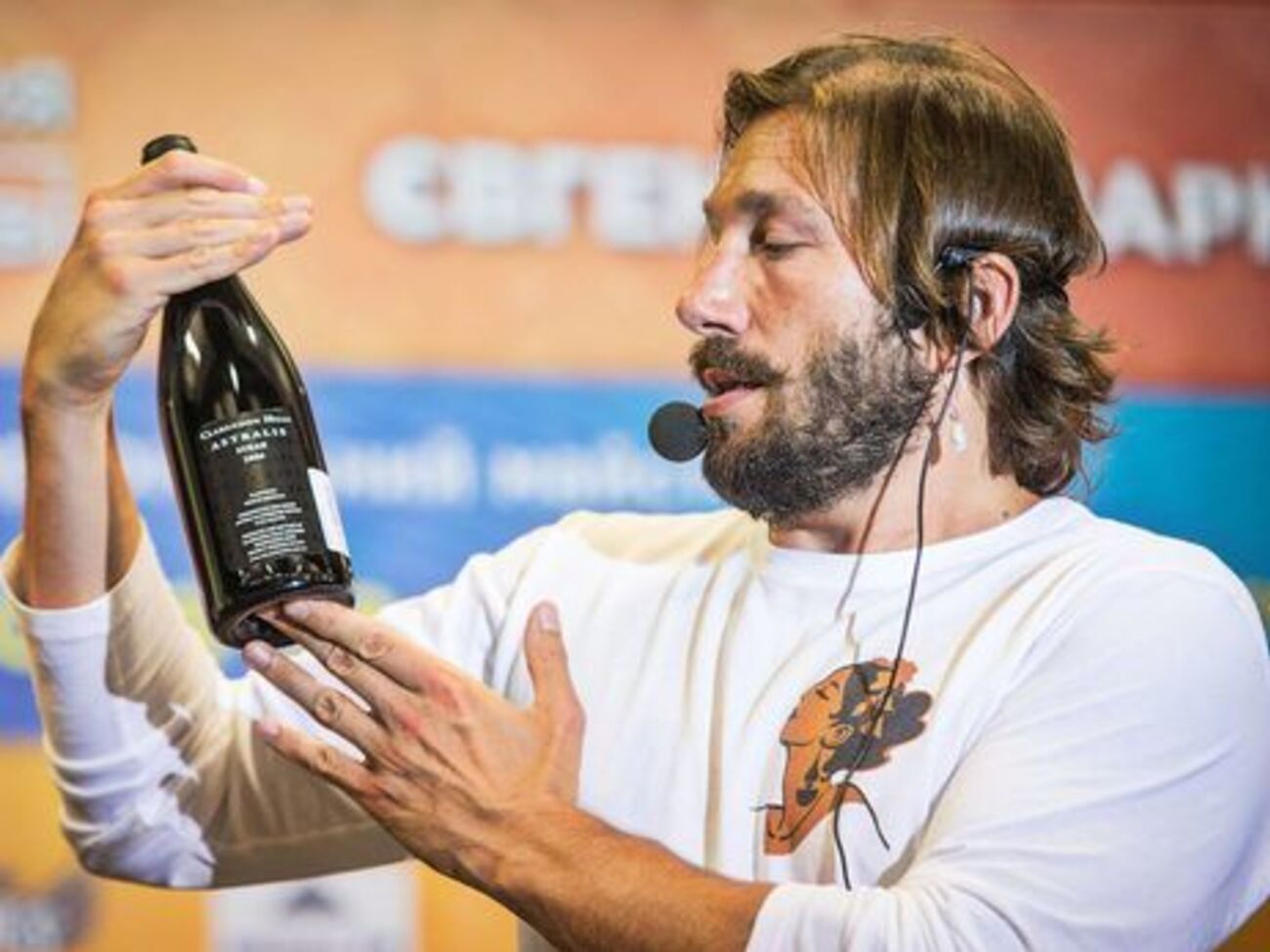 Чичваркин пообещал журналистам ужин с "очень приличным вином", если проиграет спор