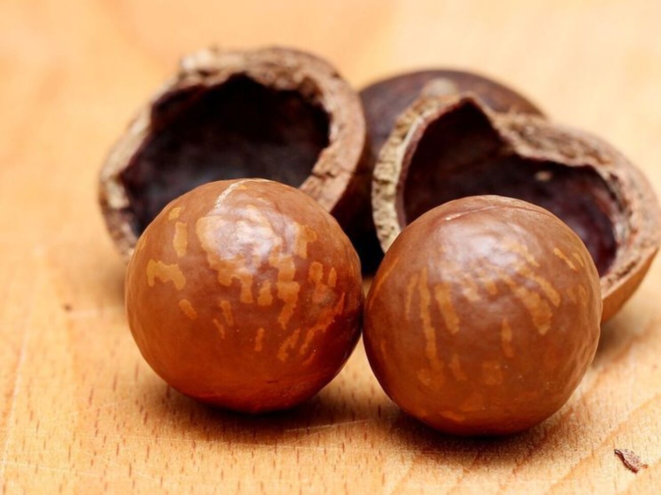 Макадамию используют в кулинарии и косметологии