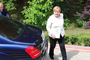 Меркель провела зустріч із Путіним у Сочі