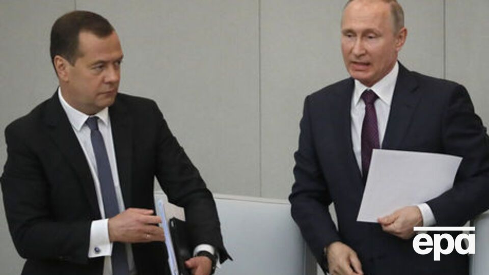 Путин утвердил 32 кандидатуры, предложенные Медведевым