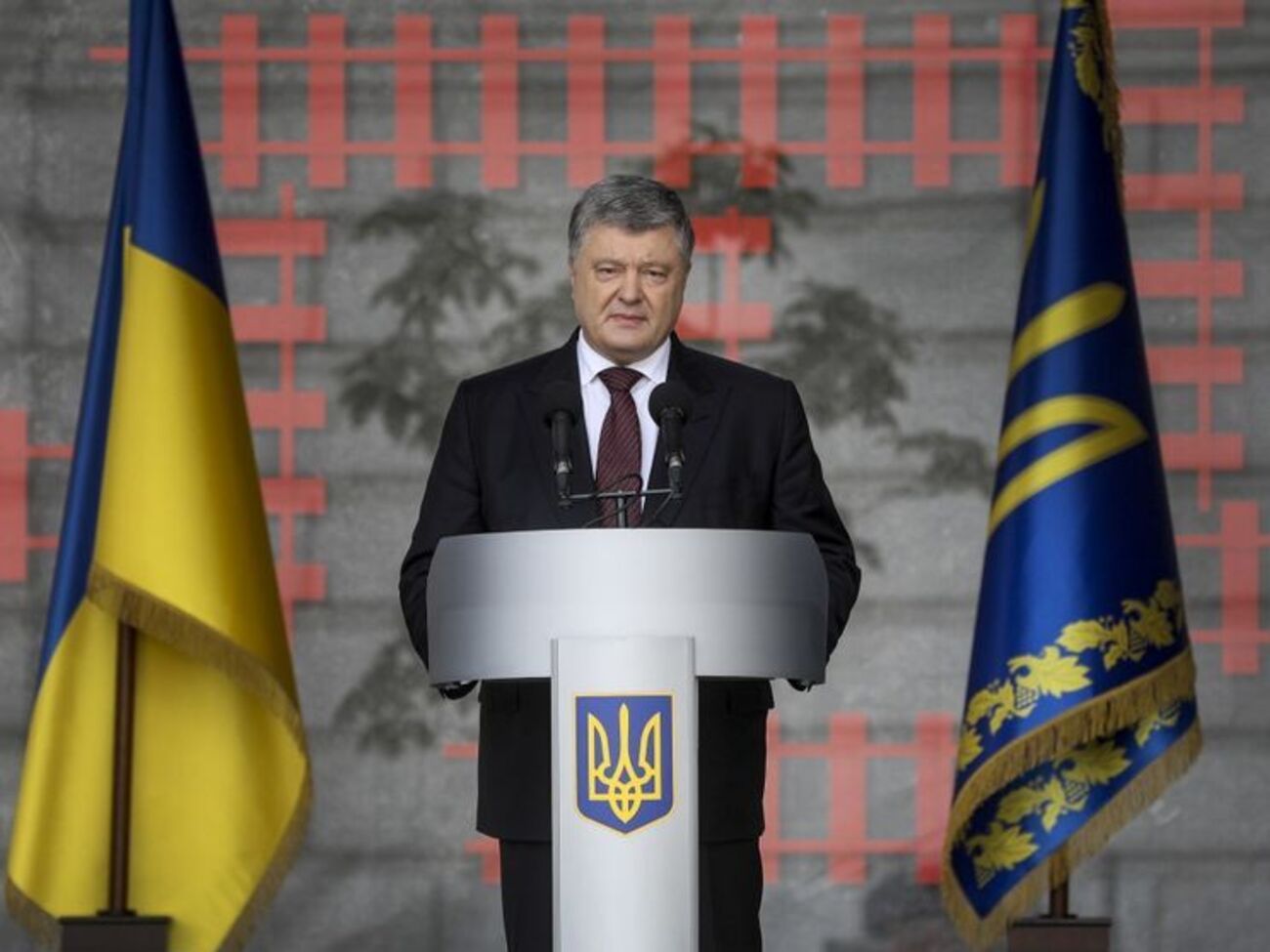 Порошенко:&nbsp;Уверен, что агрессор понесет ответственность и за незаконное строительство Керченского моста