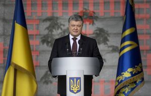 Порошенко: Упевнений, що агресор відповідатиме і за незаконне будівництво Керченського мосту