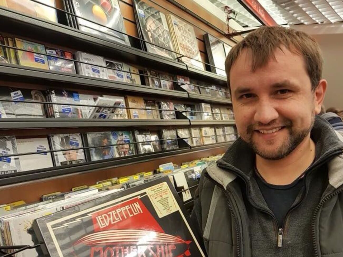 Вятрович считает, что перенос выходного поможет "двигаться уверенно вперед"