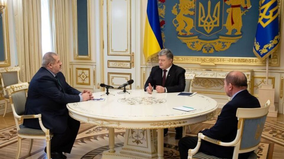 Порошенко зустрівся з Чубаровим та Умеровим