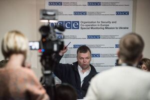 Хуг: Если не будут разведены силы, то ситуация не изменится, но вместе с ними нужно также отвести и тяжелое вооружение