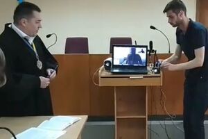 Шаповалов вышел на связь из реанимации и заявил, что не в состоянии присутствовать на заседании