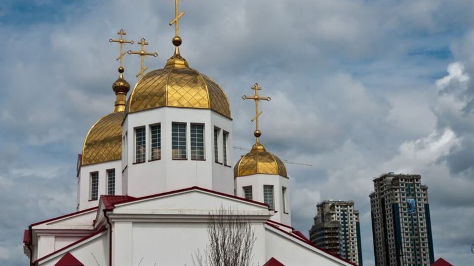 Церква Михаїла Архангела розташована в центрі Грозного