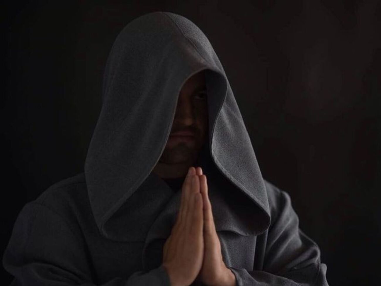 В подборку вошла ватиканская версия песни "Нино"