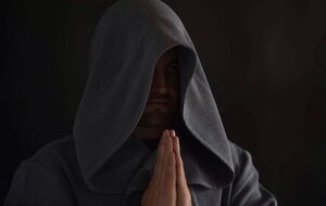 В подборку вошла ватиканская версия песни "Нино"