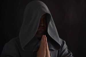 До збірки увійшла ватиканська версія пісні "Нино"