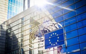 Европарламентарии предлагают ввести новые санкции по отношению к близким к Кремлю российским бизнесменам