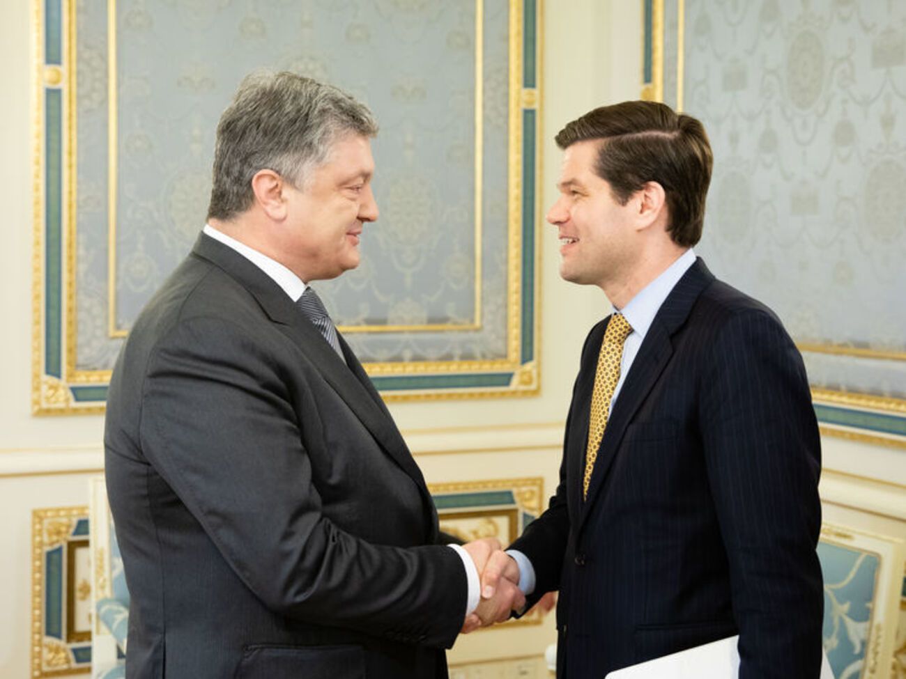 Порошенко и Митчелл (справа) встречались в Киеве