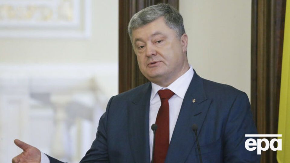 Порошенко повідомив, що РНБО продовжить і попередні санкції, які вже було введено Україною через недотримання Росією Мінських угод