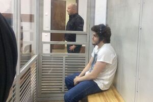 Ахмету Саитову 19 лет