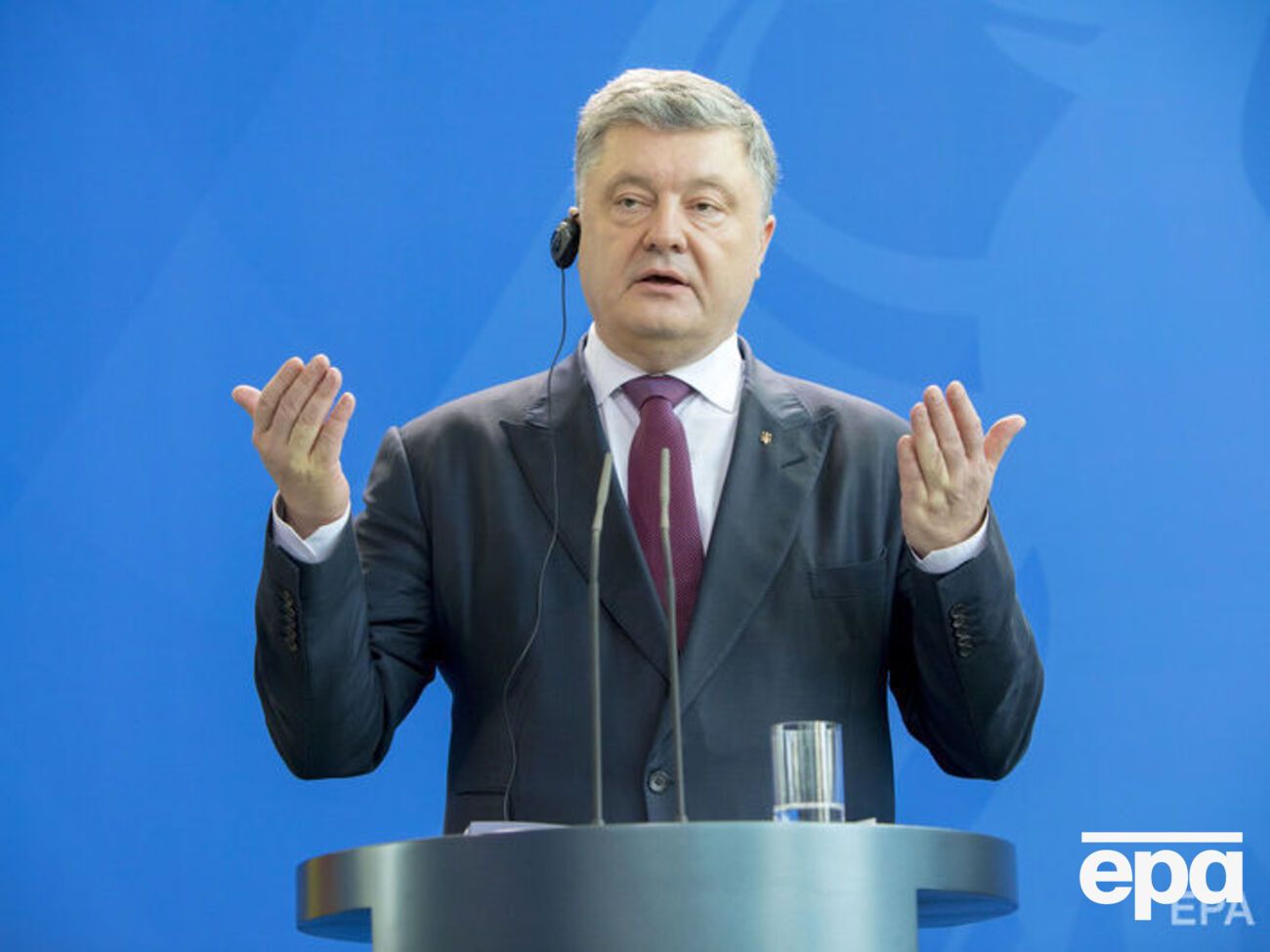 Порошенко:&nbsp;Коммунистическая партия, которая непосредственно виновна в репрессиях и истреблении миллионов людей, наконец-то запрещена